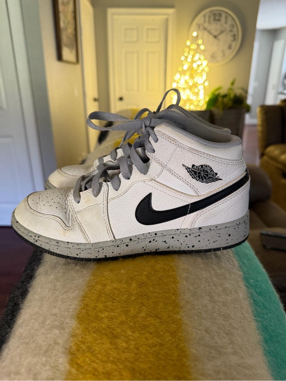 Nike Kids White and Black Mid-Top Sneakers with Speckled Gray Sole